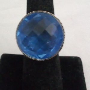 Vintage faceted 33ct topaz cocktail ring Size 6 💙